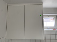 Keukenmeubel met onder -en bovenkasten - afbeelding 2 van  4