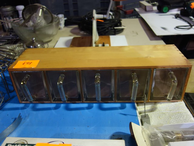 Keukenrek met glazen bakken - afbeelding 1 van  1