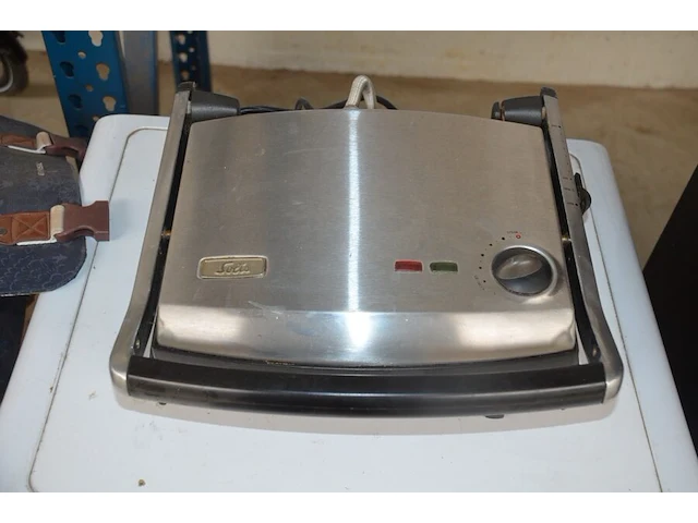 Keukenrobot domo , elektrisch snijmachine primo as 2-c, koffiezetmachine philips hd7765, naaimachine medion md17187, grill solis typ814, stomer karcher sc3 deluxe (niet compleet), stoomgenerator calor sv7040 (alles niet getest) - afbeelding 2 van  24