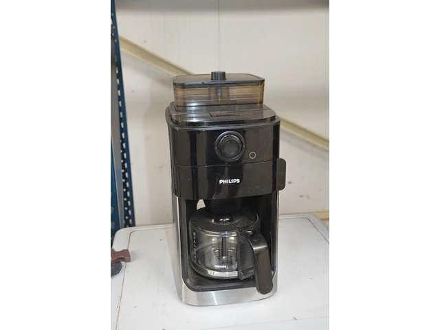 Keukenrobot domo , elektrisch snijmachine primo as 2-c, koffiezetmachine philips hd7765, naaimachine medion md17187, grill solis typ814, stomer karcher sc3 deluxe (niet compleet), stoomgenerator calor sv7040 (alles niet getest) - afbeelding 16 van  24