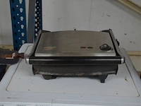 Keukenrobot domo , elektrisch snijmachine primo as 2-c, koffiezetmachine philips hd7765, naaimachine medion md17187, grill solis typ814, stomer karcher sc3 deluxe (niet compleet), stoomgenerator calor sv7040 (alles niet getest) - afbeelding 24 van  24