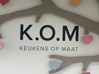 Keukens op maat : volledige inrichting showroom + machinepark