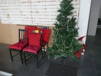 Keukenstoelen + kerstboom