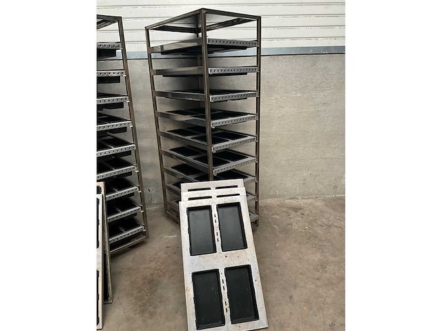 Keybake - regaalwagen inclusief bakvormen (2x) - afbeelding 3 van  5