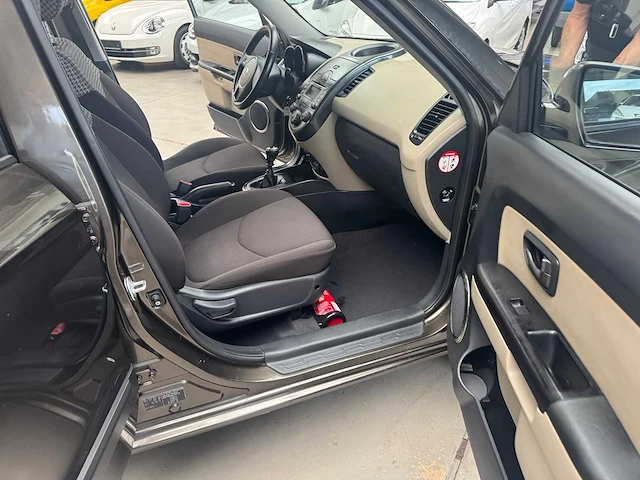 Kia - 2009 - soul - soul - personenauto - afbeelding 16 van  27