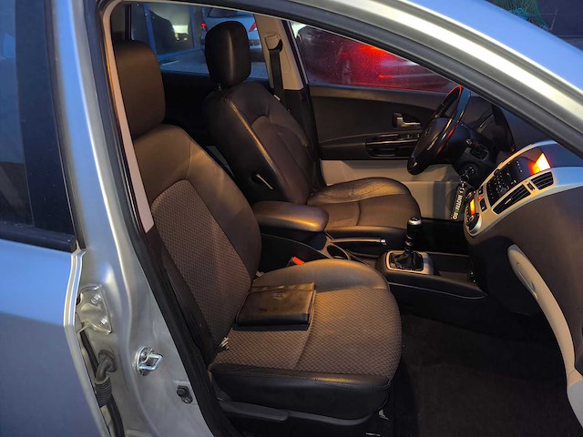 Kia - cee’d sw – benzine – 2008 – 157.321 km – manueel - afbeelding 17 van  20