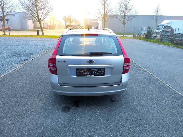 Kia - cee’d sw – benzine – 2008 – 157.321 km – manueel - afbeelding 9 van  20