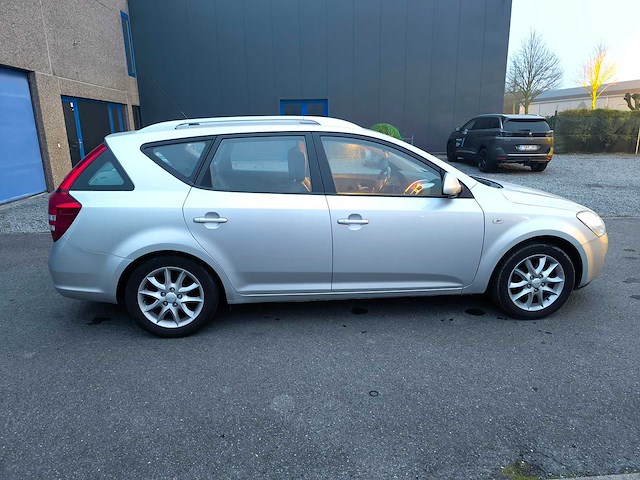 Kia - cee’d sw – benzine – 2008 – 157.321 km – manueel - afbeelding 11 van  20