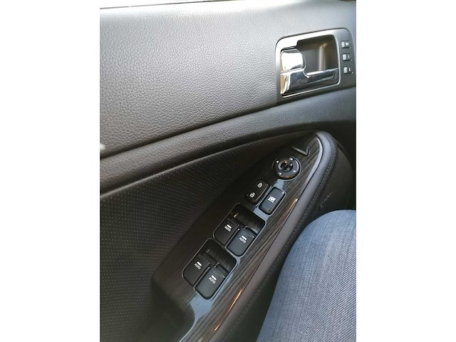 Kia - optima - car - 2013 - afbeelding 19 van  19