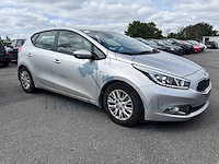 Kia cee d comfort plus crdi, 2013 - afbeelding 23 van  35