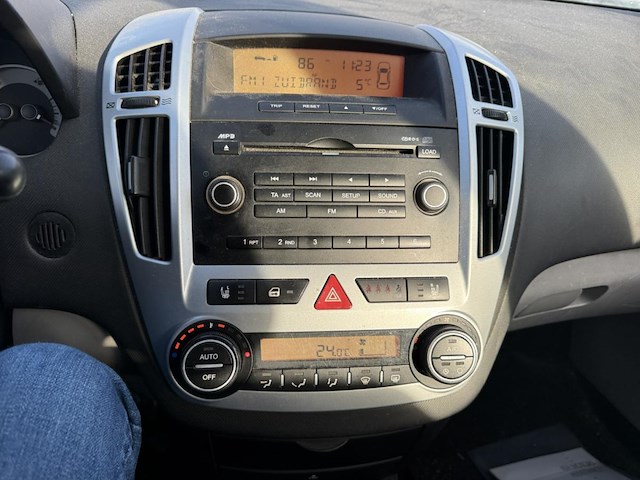 Kia cee'd 1 6 ex, 2010 - afbeelding 4 van  29