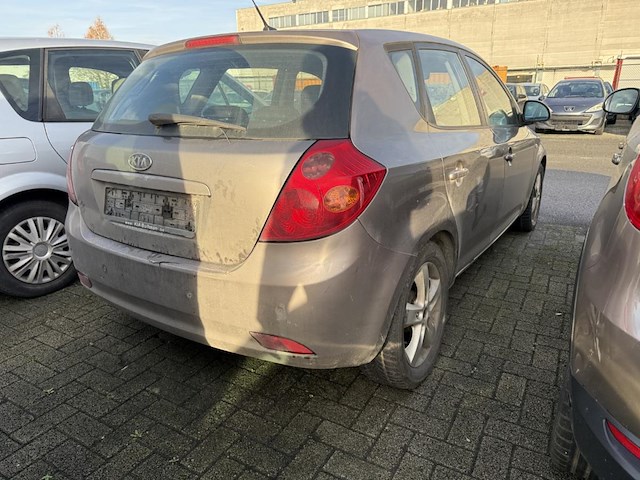 Kia cee'd 1 6 ex, 2010 - afbeelding 24 van  29