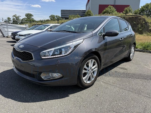 Kia cee'd 1.4i fifa world cup edition 100, 2015 - afbeelding 1 van  30