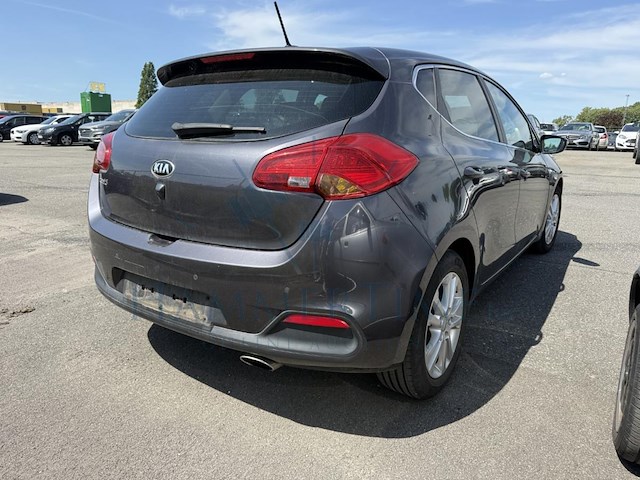Kia cee'd 1.4i fifa world cup edition 100, 2015 - afbeelding 25 van  30