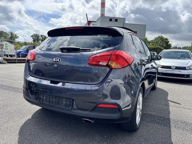 Kia cee'd, 1.4i fifa world cup edition,2015 - afbeelding 28 van  32
