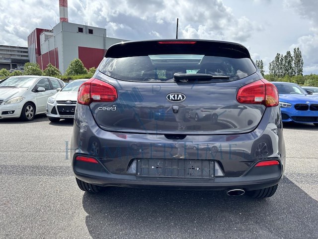 Kia cee'd, 1.4i fifa world cup edition,2015 - afbeelding 29 van  32