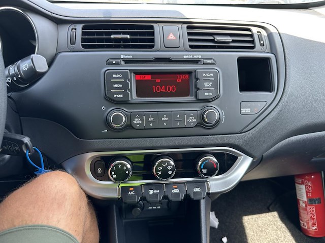 Kia rio hatchback 1.4 crdi fusion 90, 2013 - afbeelding 11 van  33