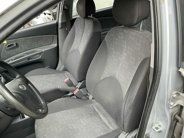 Kia rio personenauto - afbeelding 2 van  13