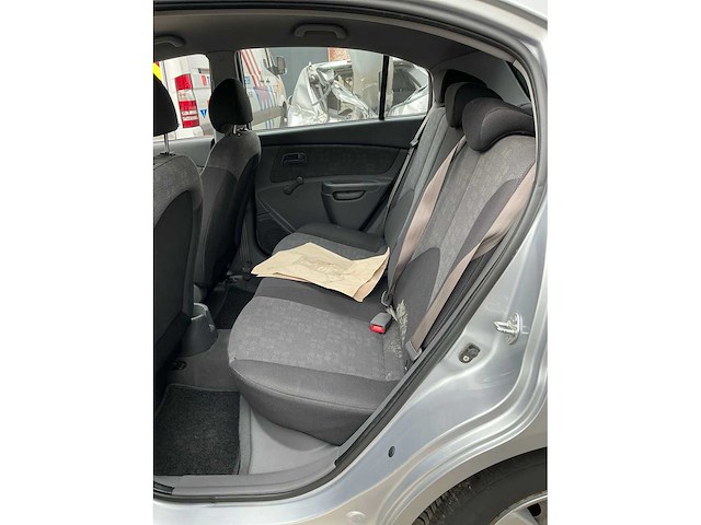 Kia rio personenauto - afbeelding 3 van  13