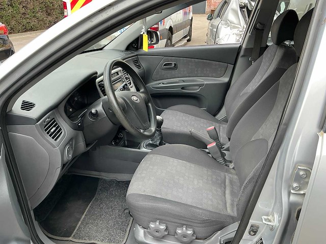 Kia rio personenauto - afbeelding 12 van  13