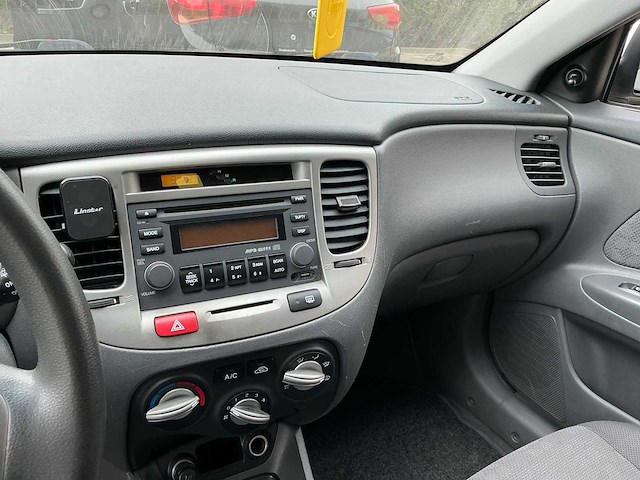 Kia rio personenauto - afbeelding 15 van  16