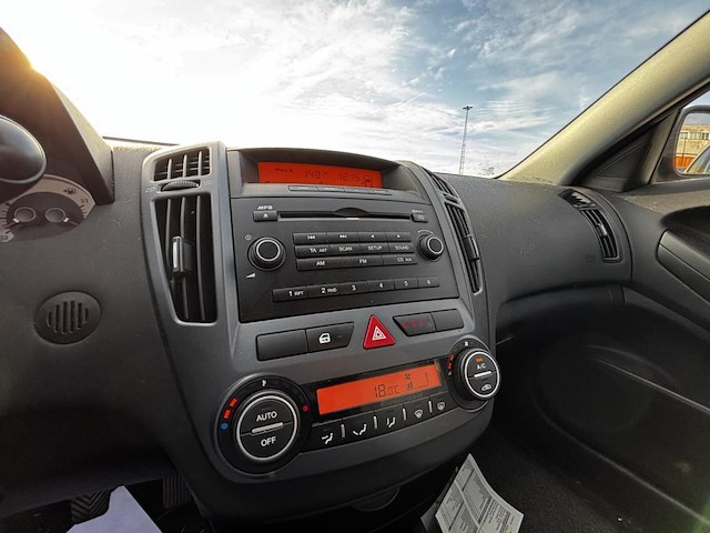 Kia/pro cee'd 1 6 iwhite, 2010 - afbeelding 4 van  24