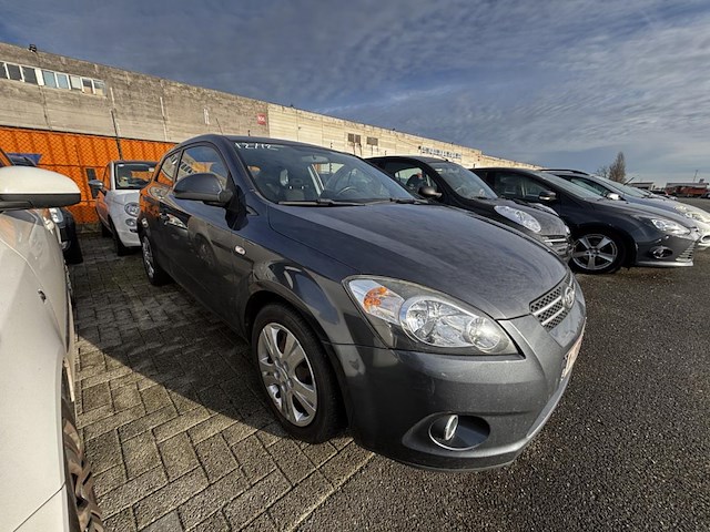 Kia/pro cee'd 1 6 iwhite, 2010 - afbeelding 18 van  24