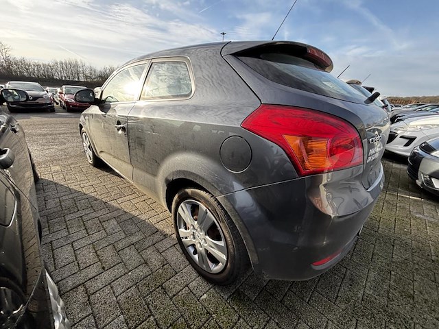 Kia/pro cee'd 1 6 iwhite, 2010 - afbeelding 21 van  24