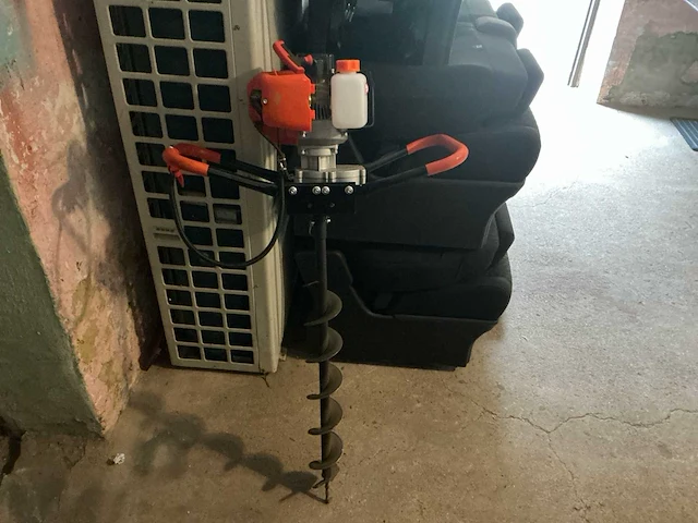 Kibani 52cc grondboor - afbeelding 1 van  3