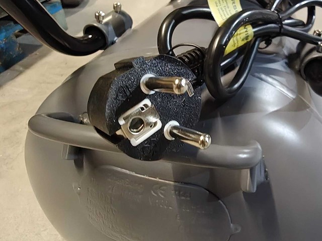 Kibani stille compressor 100 liter - afbeelding 5 van  14