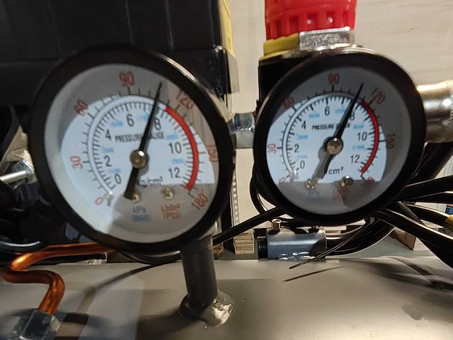Kibani stille compressor 100 liter - afbeelding 11 van  14