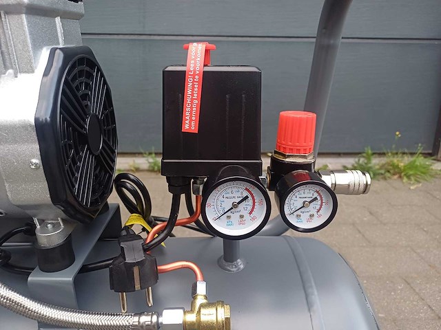 Kibani stille compressor 50 liter - afbeelding 2 van  5