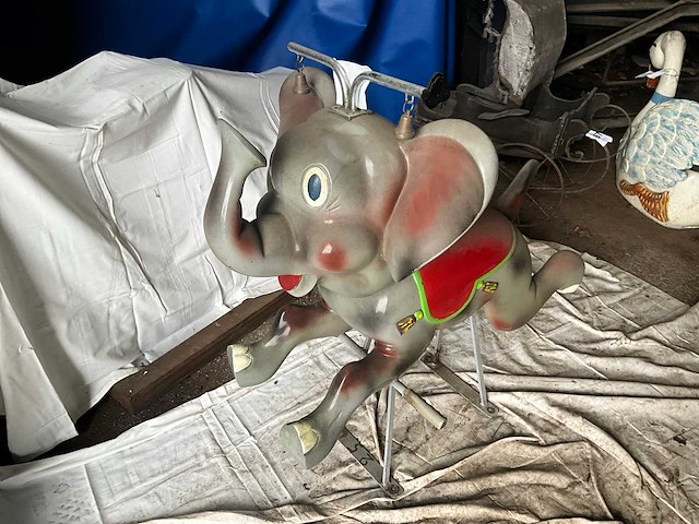 Kind carrouselolifant - afbeelding 2 van  6