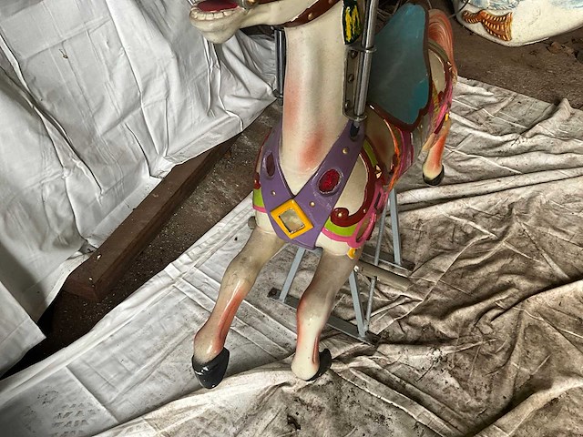 Kind carrouselpaard - afbeelding 6 van  7