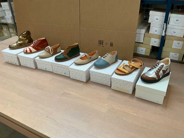 Kinder design schoenenq 31 (8x) - afbeelding 1 van  17