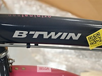 Kinderfiets b-twin + helm - afbeelding 3 van  4