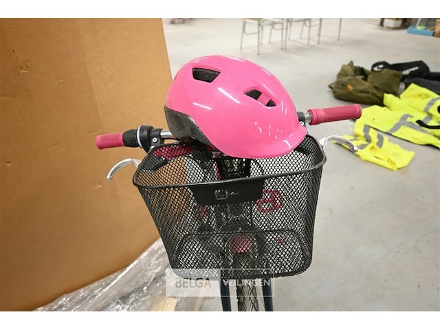 Kinderfiets b-twin + helm - afbeelding 4 van  4