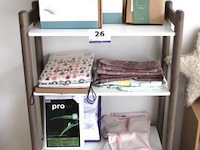 Kinderkamerkastje plus diverse accesoires - afbeelding 1 van  2