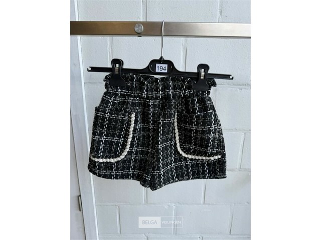 Kindershort maat 120 - afbeelding 1 van  3