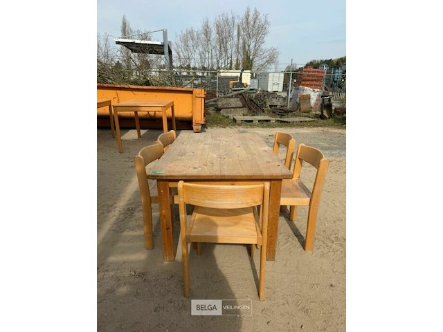 Kindertafel + 5 stoelen - afbeelding 2 van  2