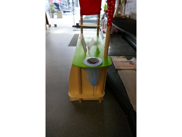 Kinderwinkeltje + kistjes met groenten *merk : haba - afbeelding 3 van  4