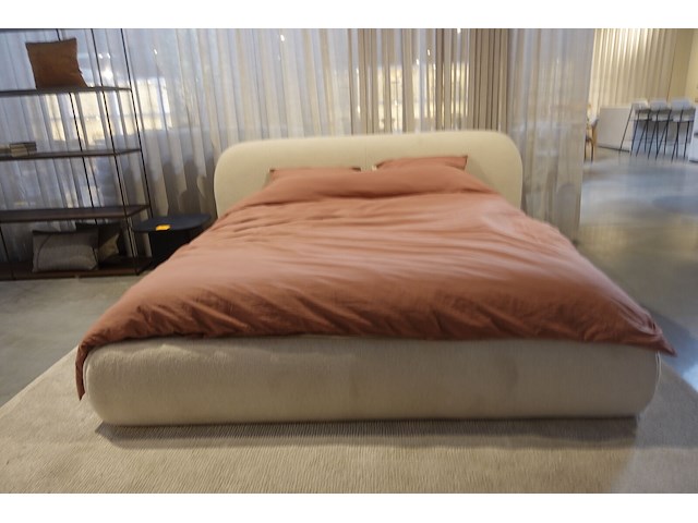 Kingsize bed - afbeelding 1 van  7