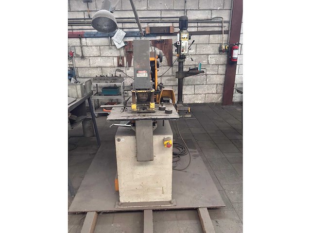 Kingsland compact 60 pons- en knipmachine - afbeelding 2 van  8