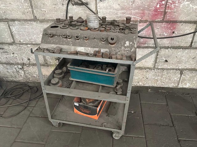 Kingsland compact 60 pons- en knipmachine - afbeelding 6 van  8