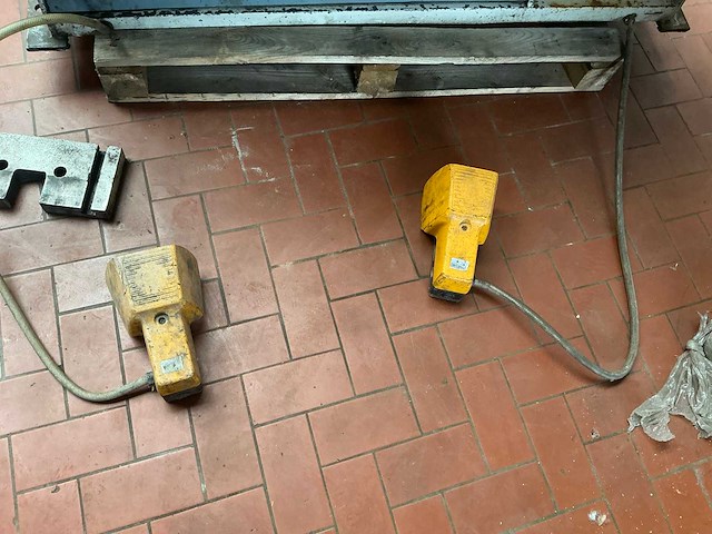 Kingsland multi70 pons- en knipmachine - afbeelding 3 van  13