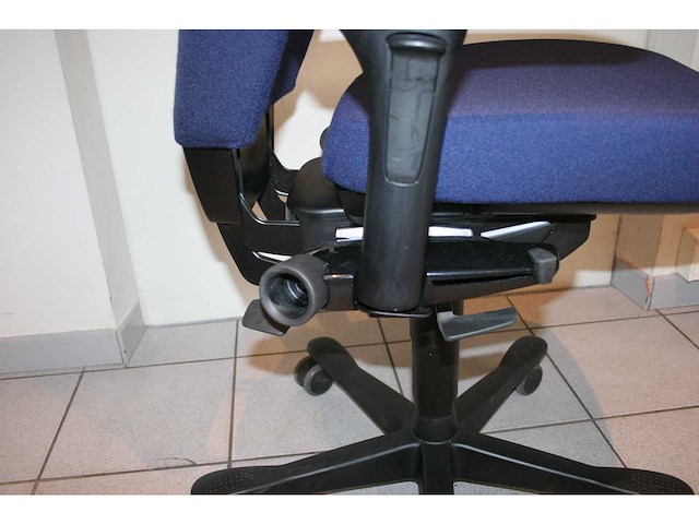 Kinnarps - 9000 - bureaustoel - afbeelding 3 van  10
