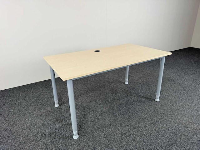 Kinnarps - bureau 140x80 - bureautafel (2x) - afbeelding 1 van  5