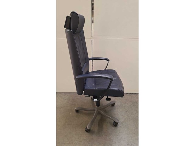 Kinnarps - lederen directiebureaustoel - afbeelding 5 van  10