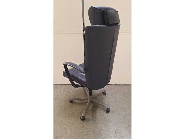 Kinnarps - lederen directiebureaustoel - afbeelding 8 van  10