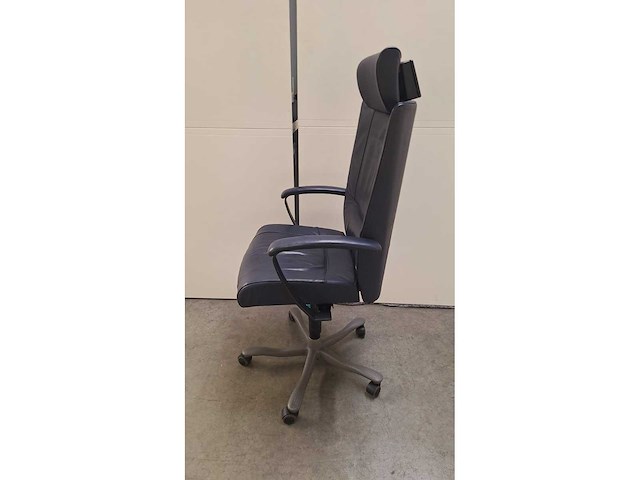 Kinnarps - lederen directiebureaustoel - afbeelding 9 van  10